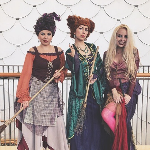 Post from @SPOOKYLITTLEHALLOWEEN of a Sanderson sisters costume on Instagram.