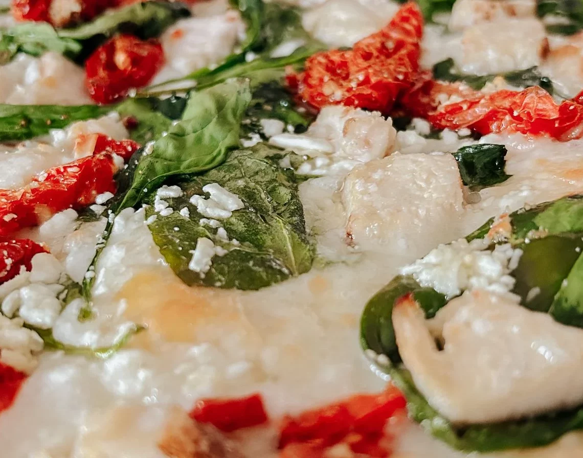 CLoseup of Pizza from Papa Murphys Performance Driven Influencer Campaign with The Shelf 879% ROAS rsz